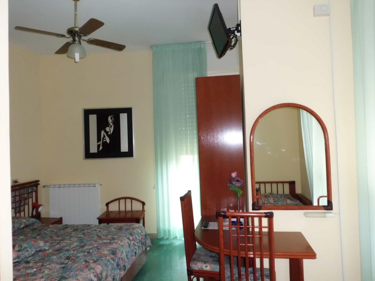 Fegina 3 Deluxe Bedrooms & Bathrooms 몬테로소 알 마레 외부 사진